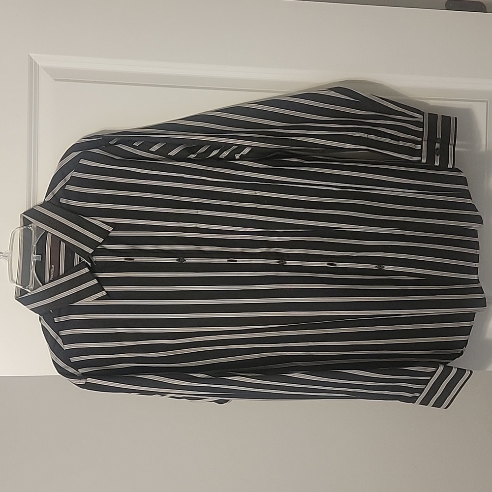 Perry Ellis long sleeve button-down dress shirt